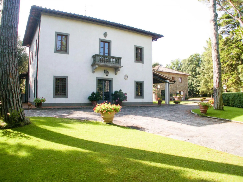 Marvellous Villa Near San Gimignano With Stunning Infinity Pool big Private Parc and AC Wedding Ve-villa Antonella