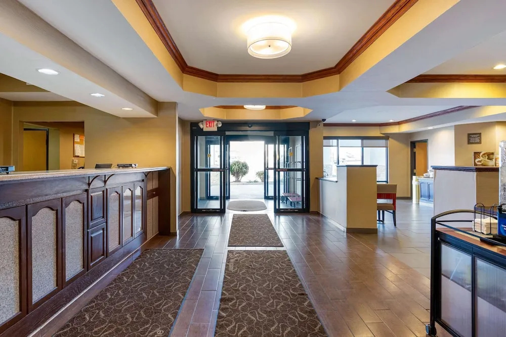 Comfort Suites