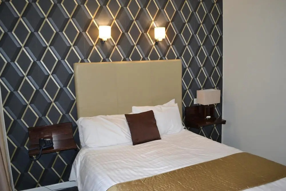 White House Hotel