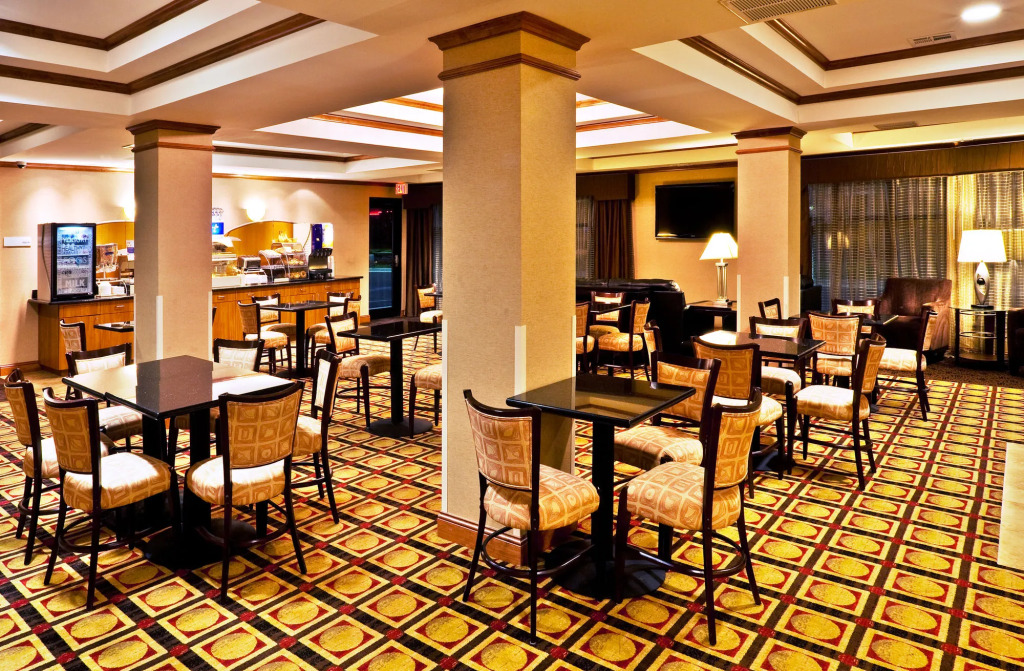 Holiday Inn Express Hotel & Suites Bartlesville by IHG