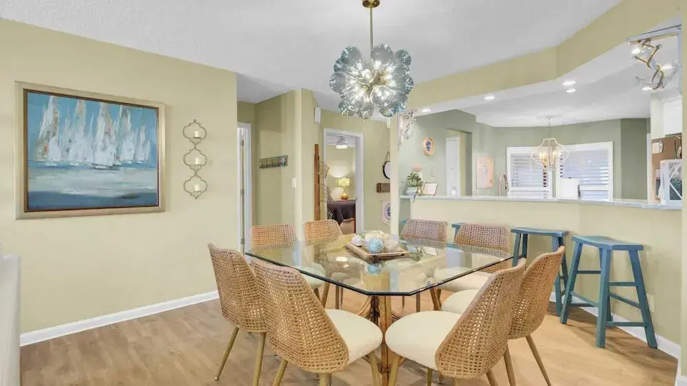 402 Summerhouse by Avantstay Beachfront Condo w/ Community Pool Access