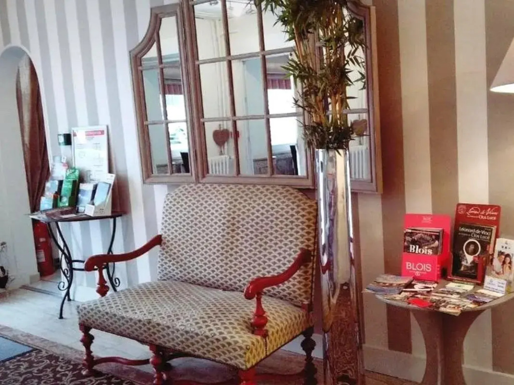 Logis Hôtel Louise de Savoie