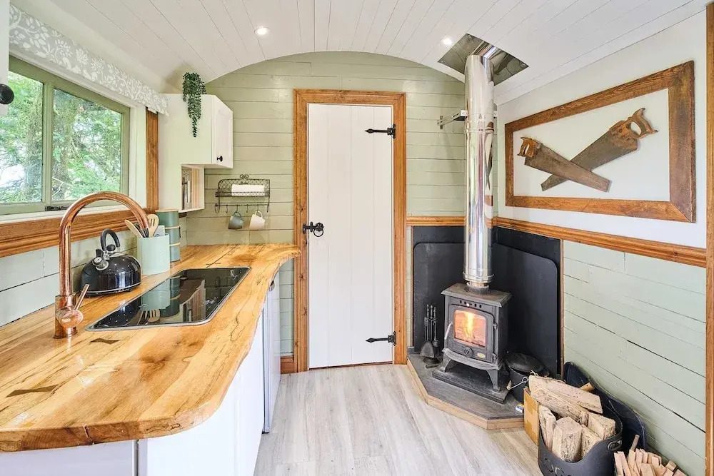 Host Stay Dipple Farm Shepherds Hut