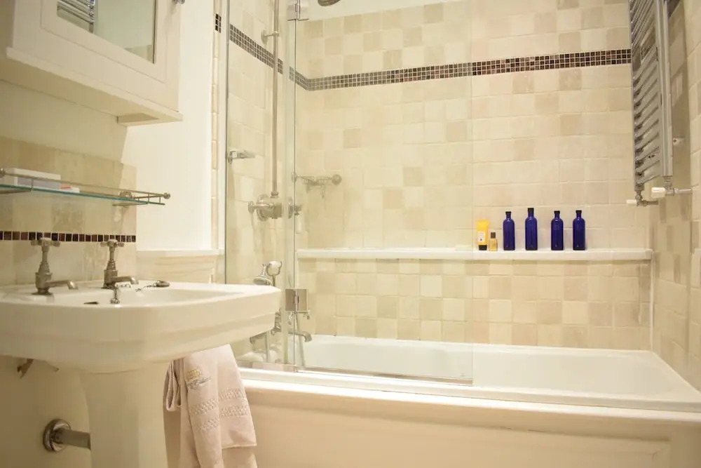 1 Bedroom Primrose Hill Apartment