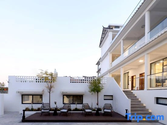 Carefree Travel homestay
