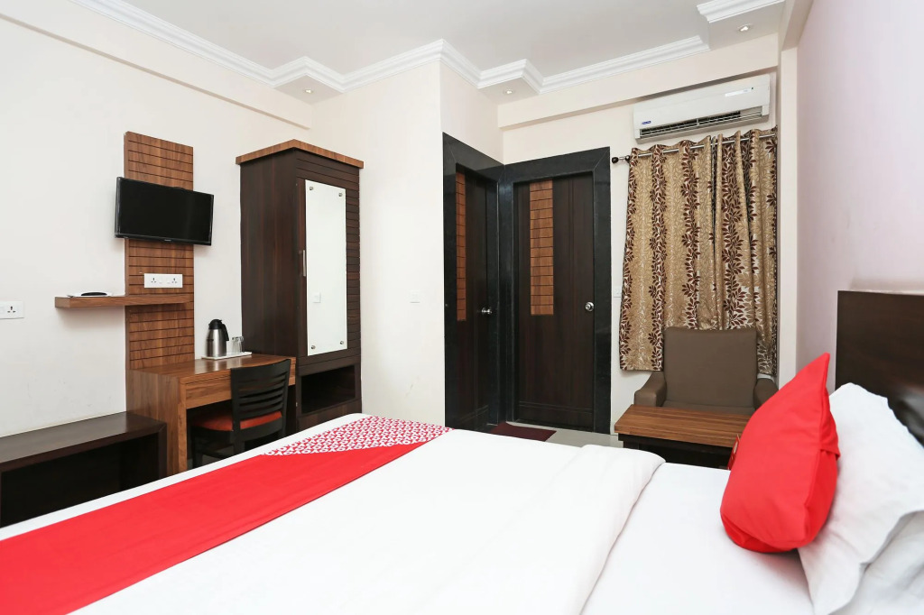 OYO Rooms Sargam Cinemas