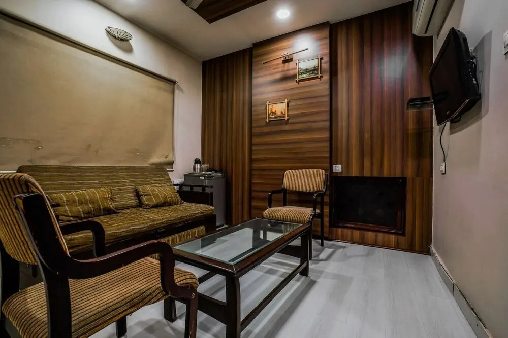 Hotel Tara International