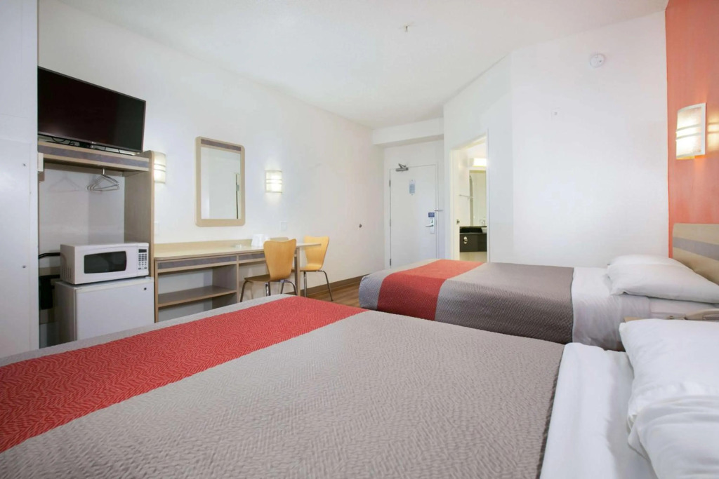 Motel 6-Brooklyn Center, MN - Minneapolis