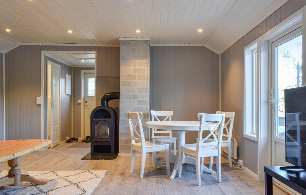 Beautiful Home in Hornnes With 2 Bedrooms and Wifi