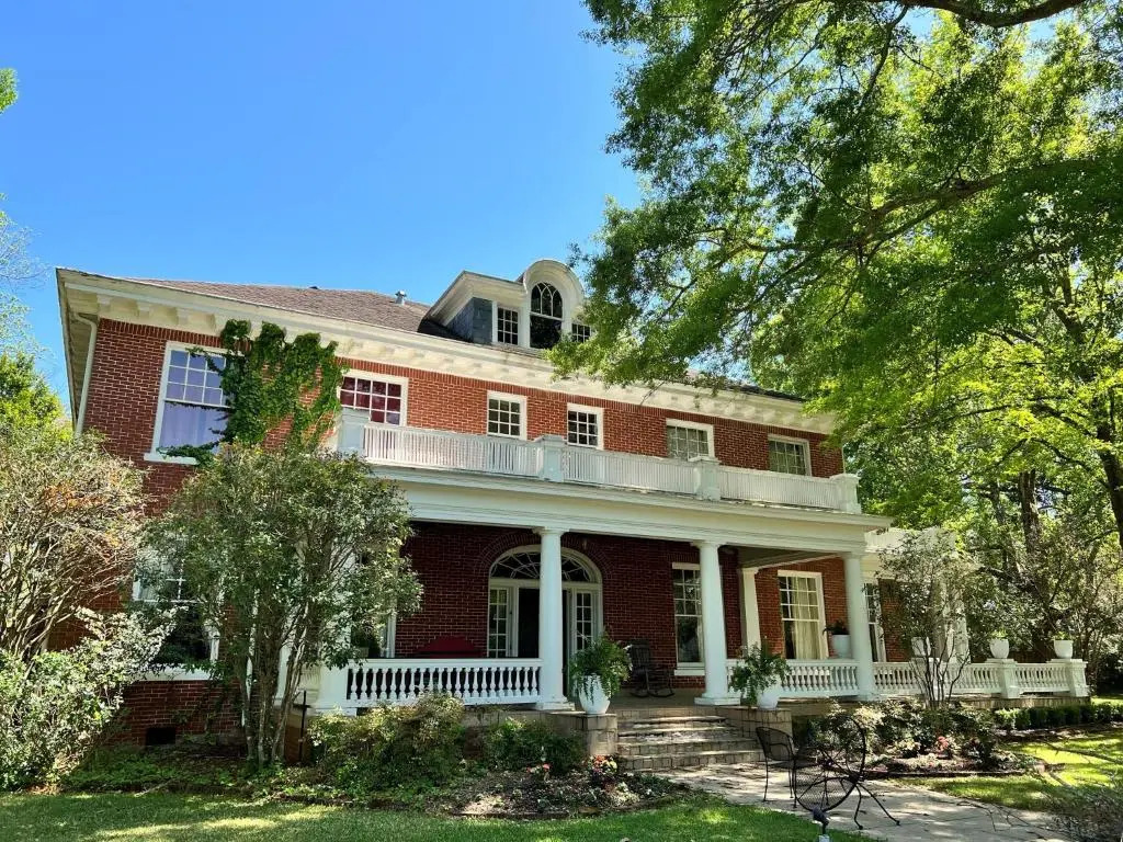 Huffman Manor Inn