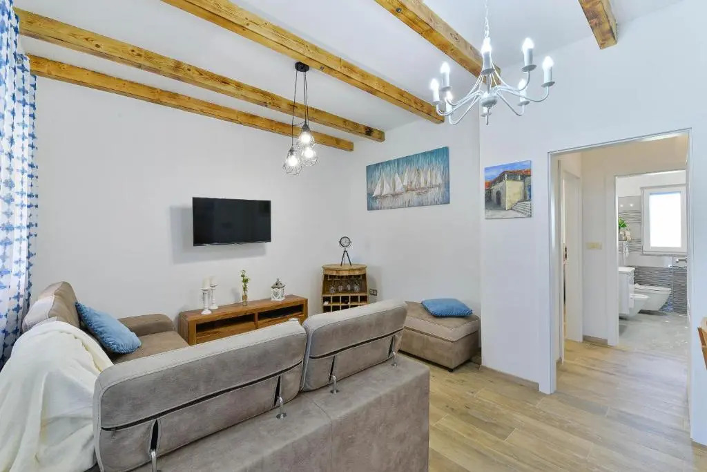 Apartments Crno