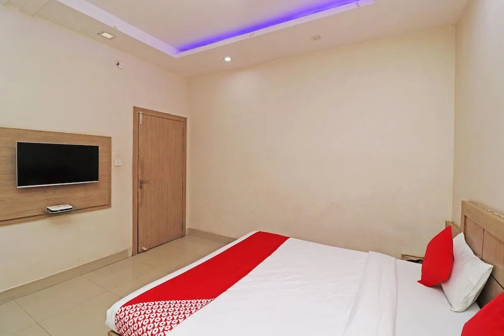 OYO 6993 Hotel Rk Residency