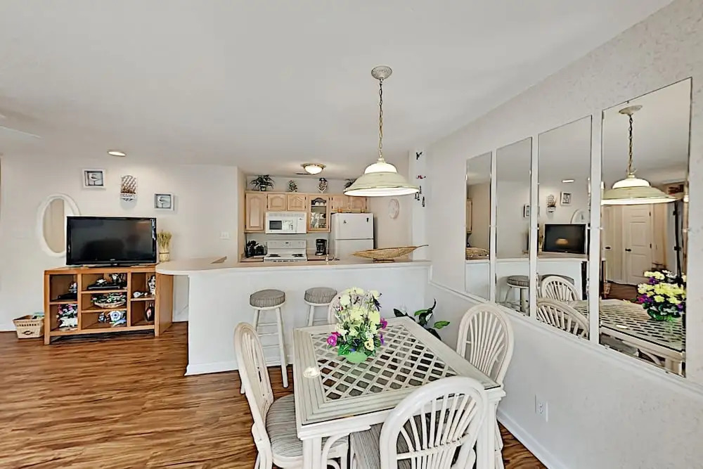 Beach Bliss: Private Balcony, 200 Yards To Shore! 2 Bedroom Condo