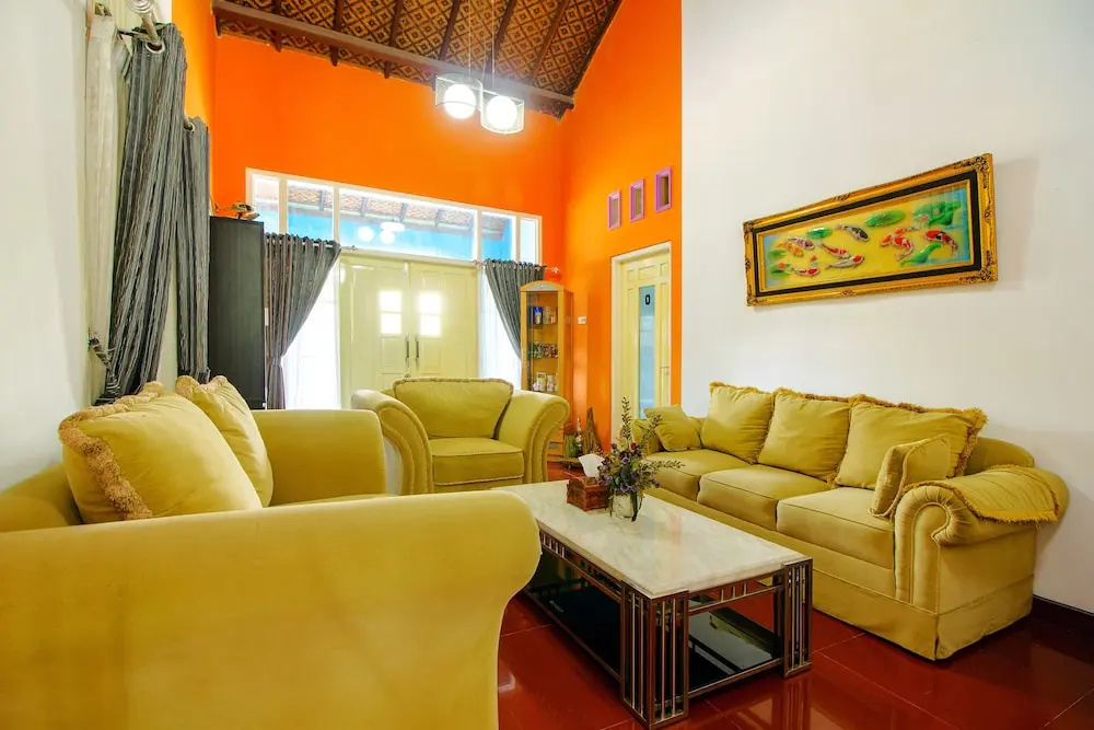 Griya Wismono Homestay by OYO Rooms