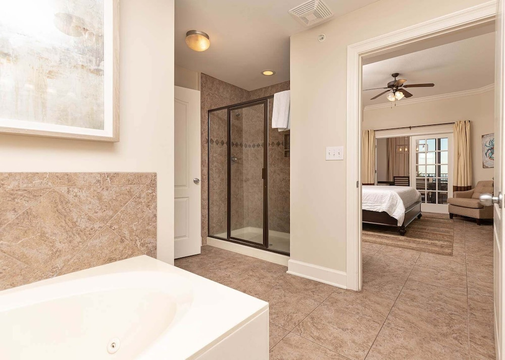 The Oasis 1607 Formerly Phoenix West Ii 1607 3 Bedroom Condo