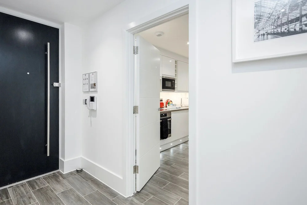Roomspace Apartments -The Legacy