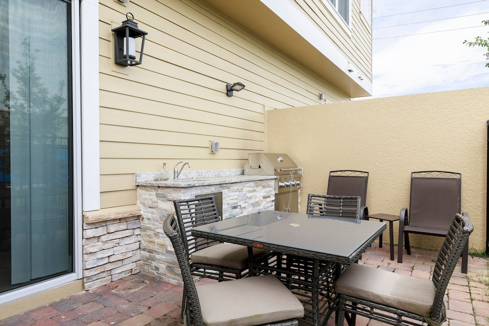 New 4 BR 4 BA Villa 1804ft 5min Disney BBQ