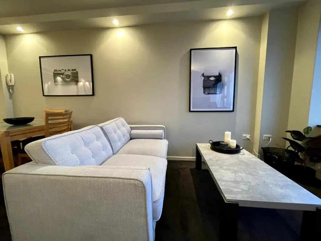 KOZYGURU McMahons Point Amazing Water View Studio + FREE Parking NMP002