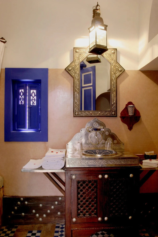 Riad Kaiss By Anika