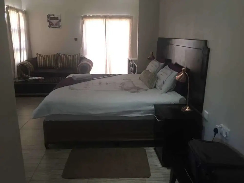 Eagle Suites Guest House