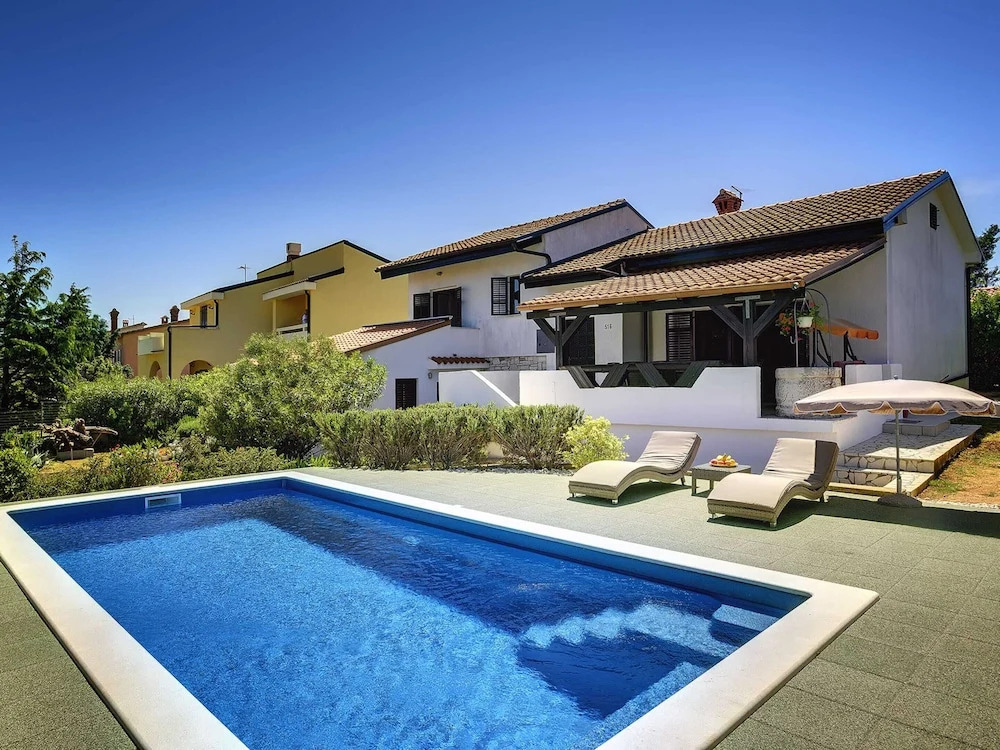 Holiday Home With Swimming Pool, Near the Center