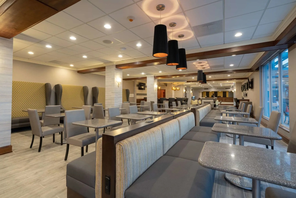 Cottonwood Airport & Expo Hotel Louisville