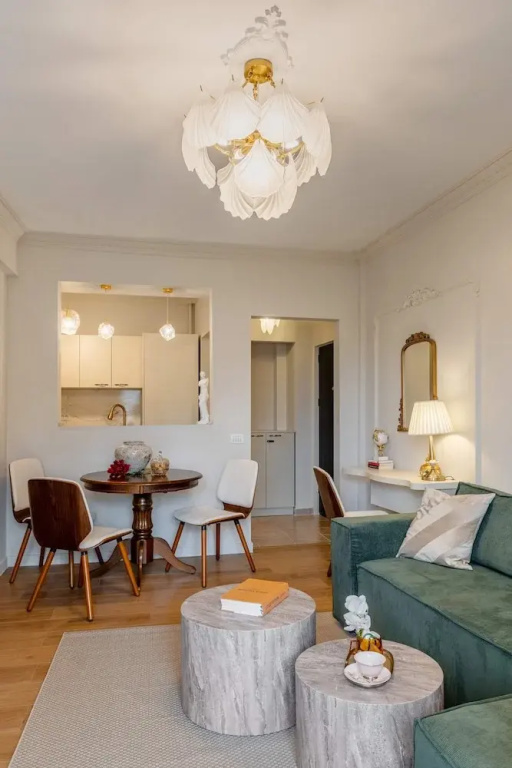 Parisian-Inspired 1BR in the Heart of Bucharest - Balcony, AC & Fully Equipped