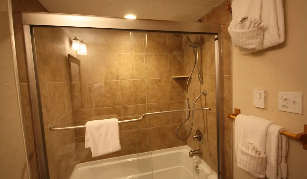 Four O'clock Lodge B 05 Studio Bedroom 1 Bathroom Condo