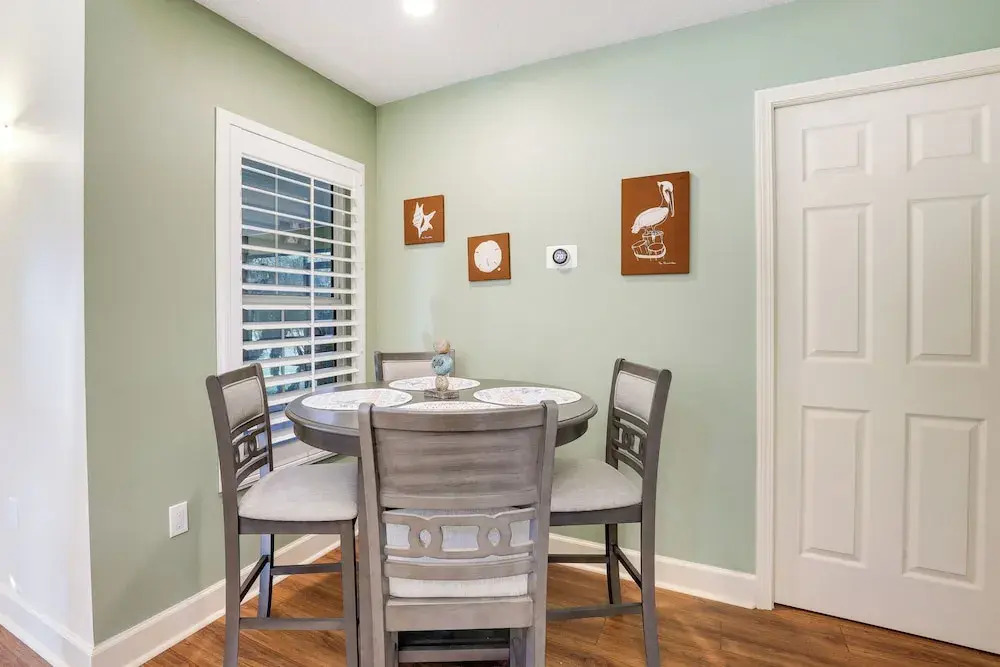 Pet-friendly Fort Pierce Home w/ Screened Porch!