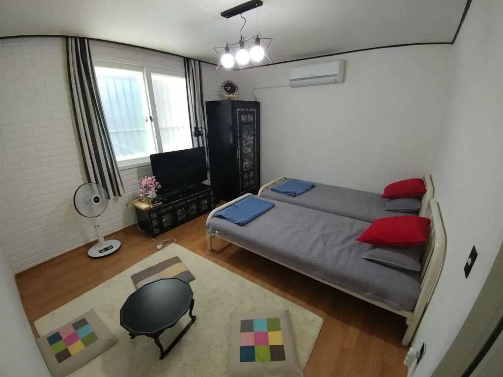 TnE House