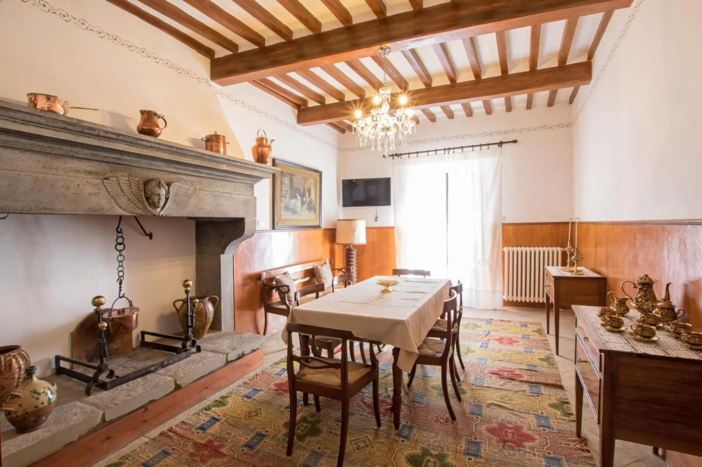 House only 4 km from Cortona, sleeps 12. Private pool, AC, Wi-Fi and small gym!-Villa Pergo