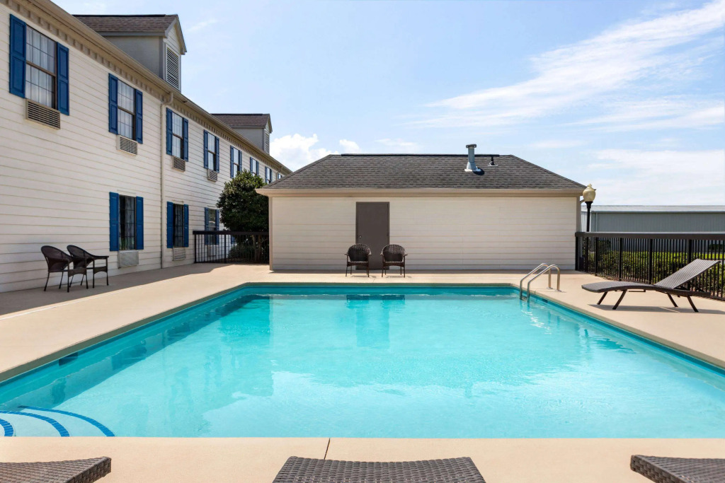 Days Inn by Wyndham Shallotte