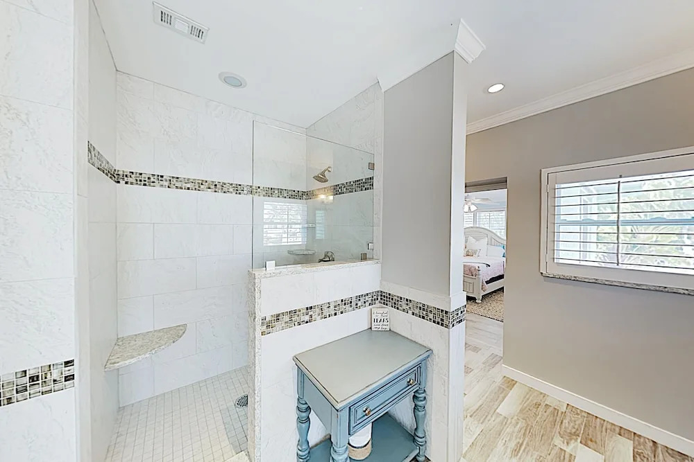 Sun-soaked Canal-front W/ Private Dock & Pool 3 Bedroom Home