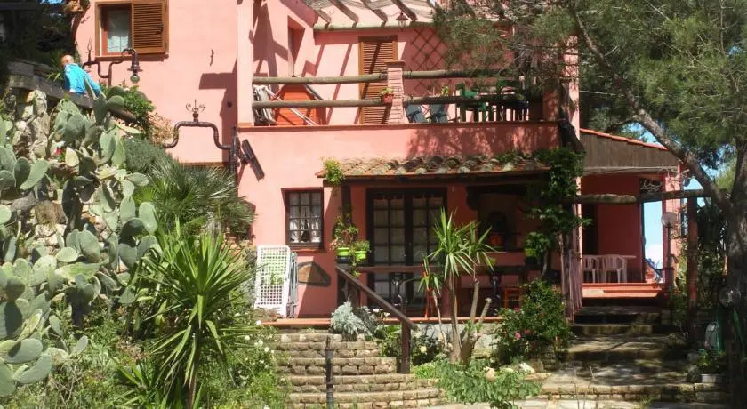 Casa dei fichi dIndia