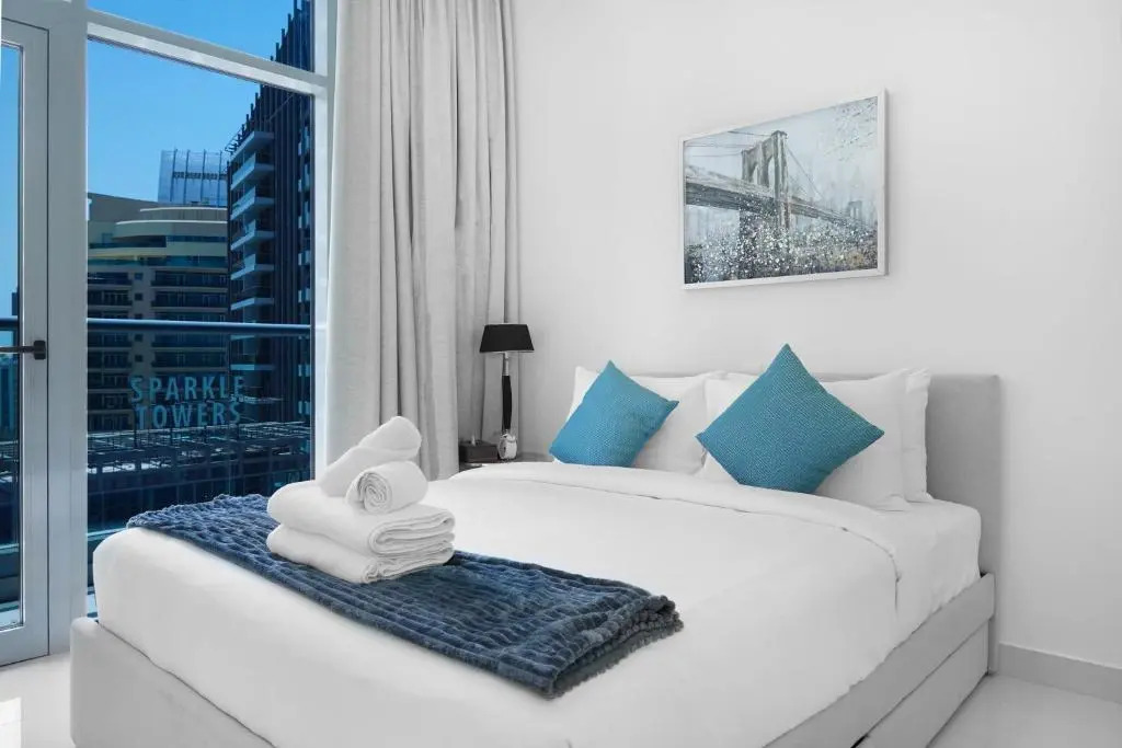 Maison Privee - Beautiful Chic Apt w Full Marina Views Next to the Beach