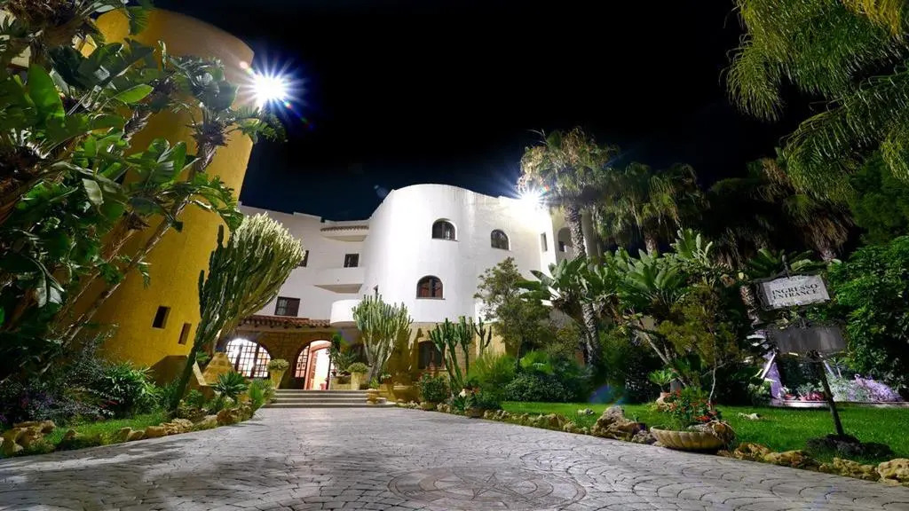 Hotel Akrabello