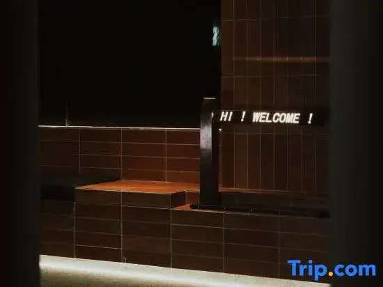 SFEEL Designer Hotel (Hankou Riverside, Jianghan Road Pedestrian Street, Wuhan)