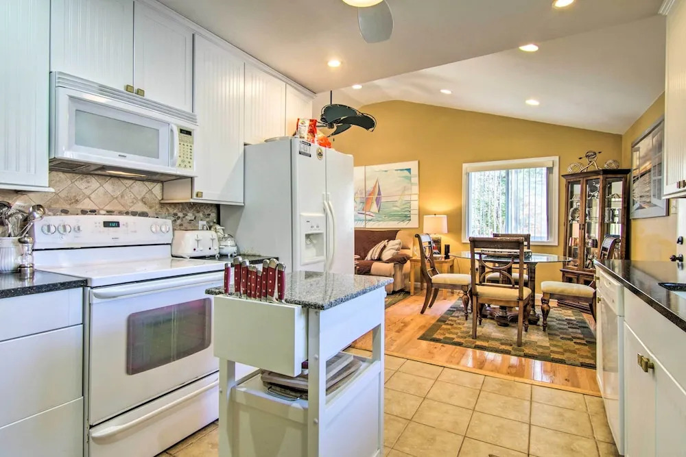 9 Mi to Ocean City Beaches: Retreat w/ Patio