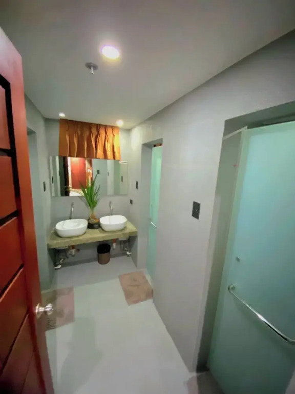 Aqua Frontier Hotel and Restaurant