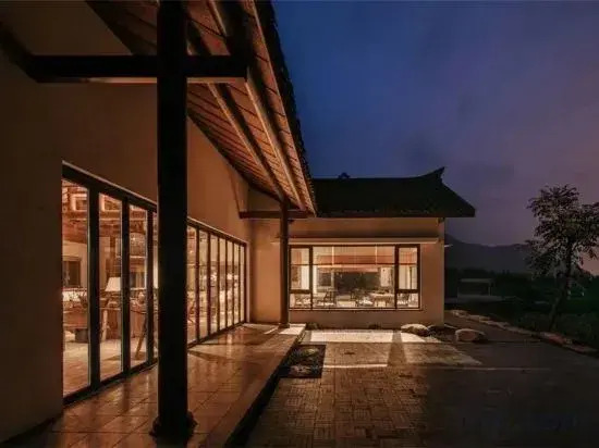 Emeishan Gaoqiao Li  Hentique Pinecone Hotel