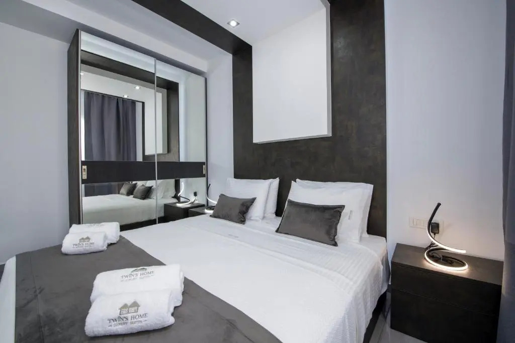 TWINS HOME LUXURY SUITES