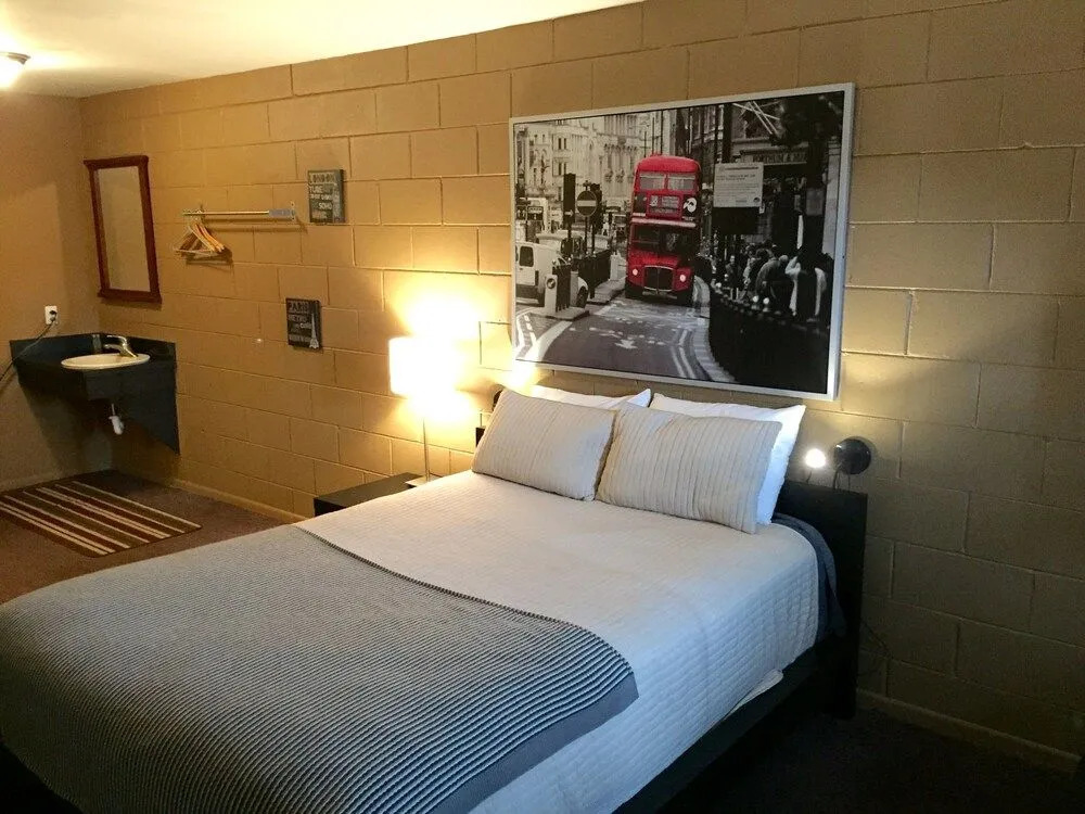 Three Rivers Motel