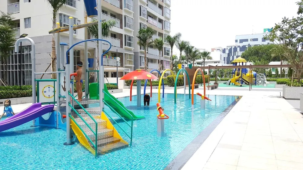 Henry Apt Expo Secc Goft SWPool F11th