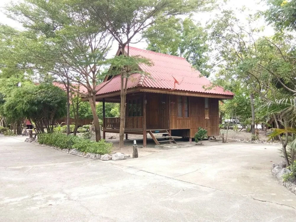 Vassanadee Resort and Camp