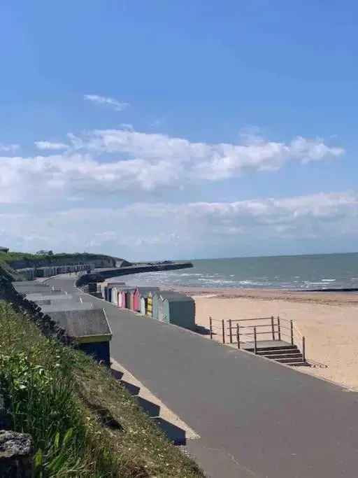 Beach Retreat, Stones Throw Away from Beach