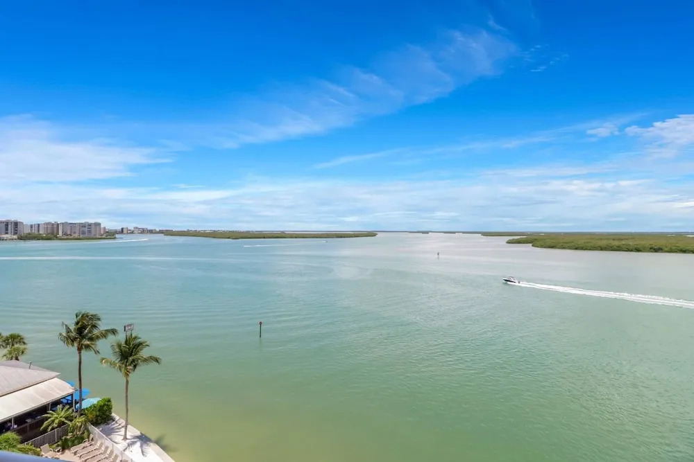 Lovers Key Resort 704