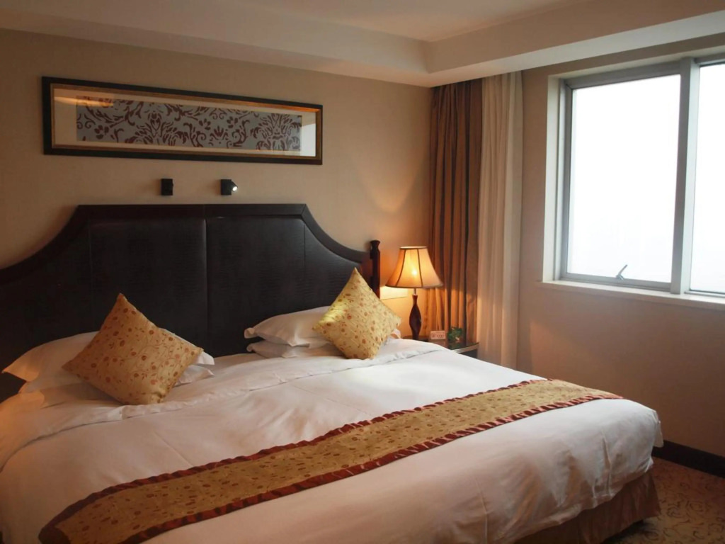 Grand Hoya Hotel