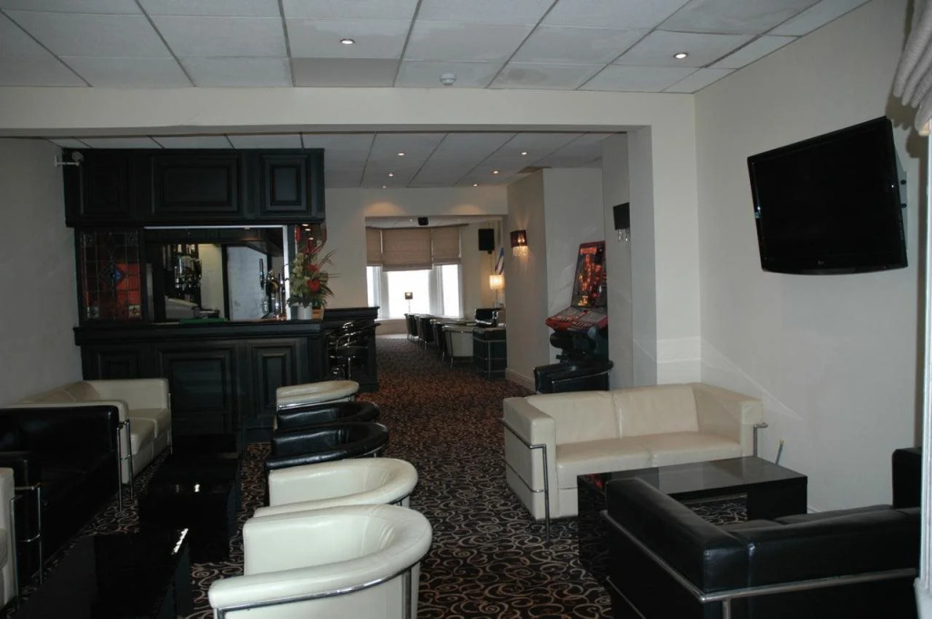 Parisienne Hotel