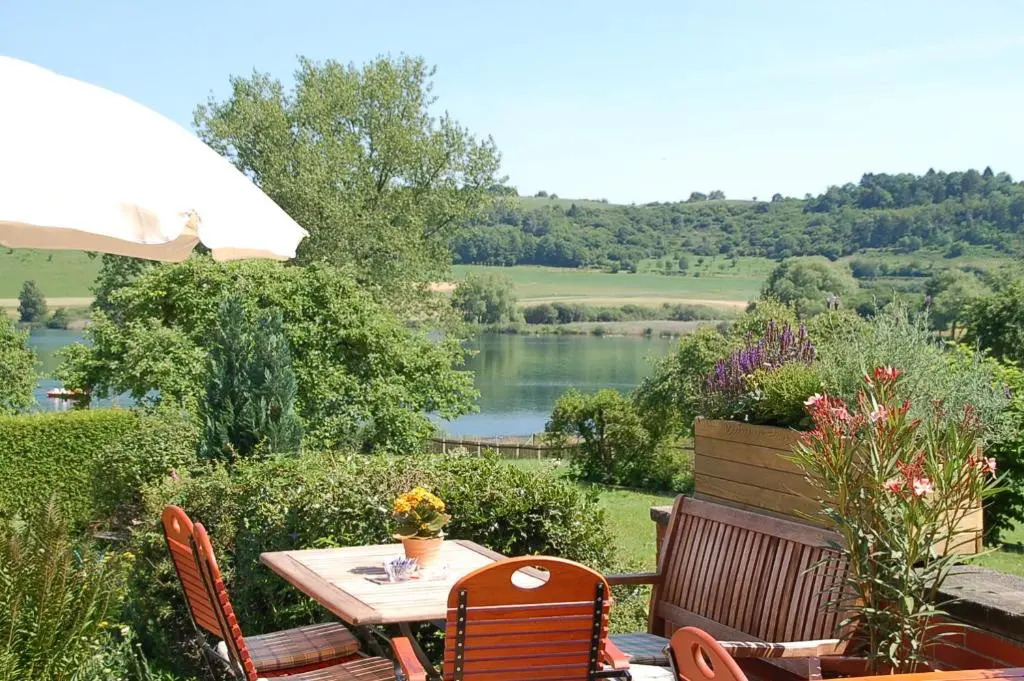 Hotel-Ferienwohnungen Cafe Maarblick