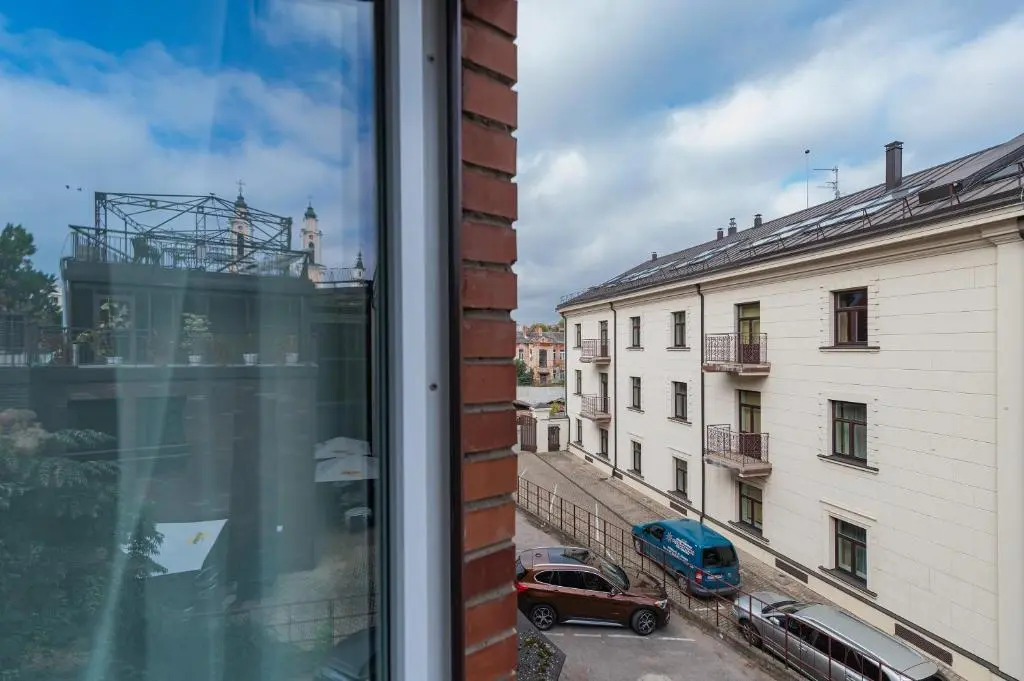 RIVERFRONT 2BD Old Town Apartment by Hostlovers